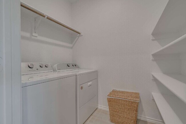 Building Photo - Charming 4-Bedroom Home in Eagle Mountain-...