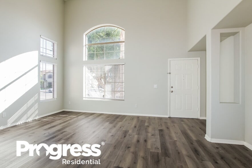 Building Photo - 7592 W Marlette Ave