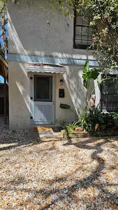 Building Photo - 1221 Forest St