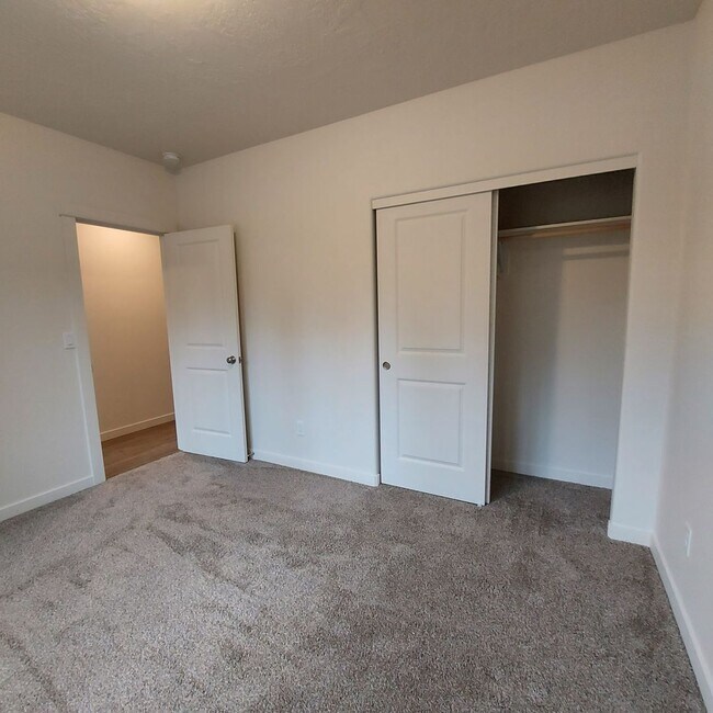 Building Photo - 17026 Kasserman Dr