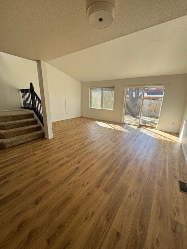 Building Photo - Stone Creek Condos- 3 Bedroom