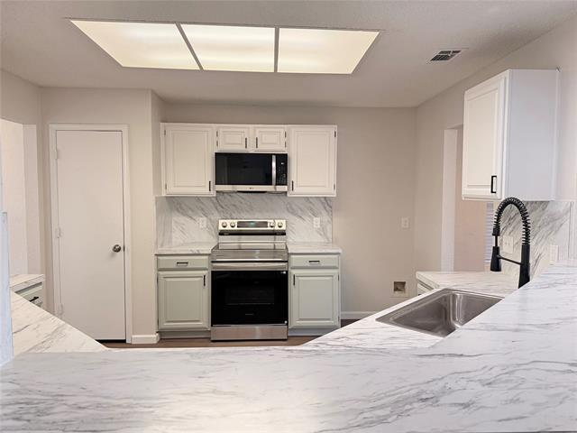 Building Photo - 813 Arbor Downs Dr