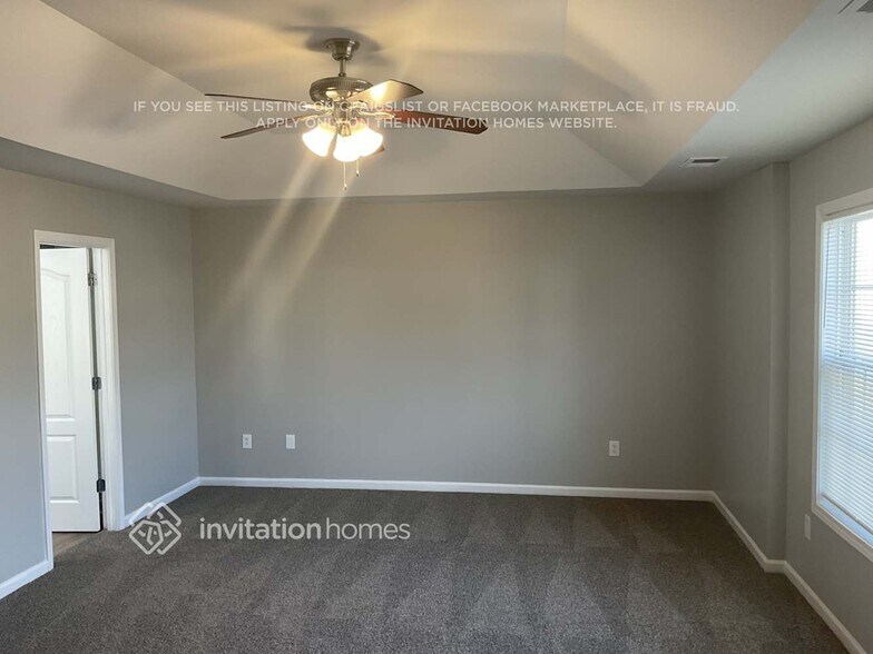 Building Photo - 628 Needle Rush Cir