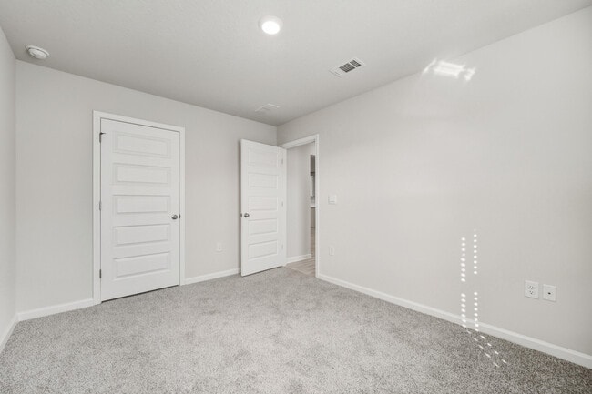 Building Photo - 526 Mary Lou Way