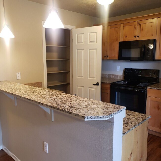 Building Photo - 6637 W Colehaven Dr