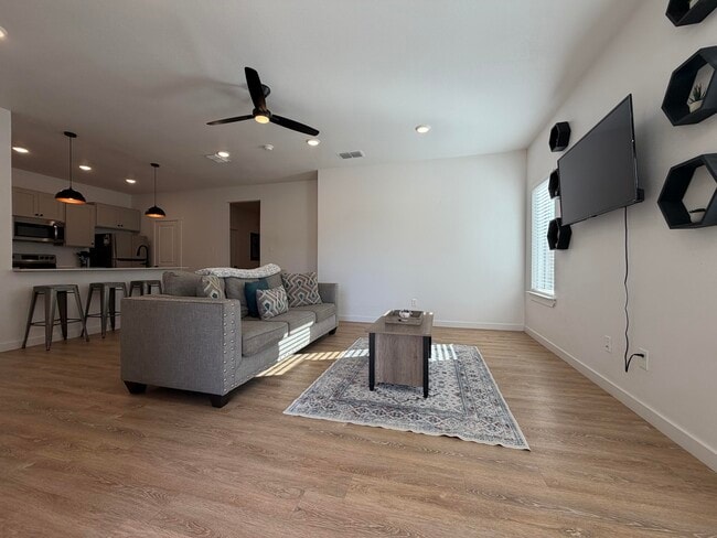 Building Photo - 5807 Virginia Ave