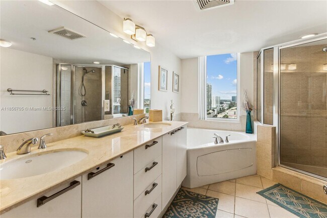 Building Photo - 16699 Collins Ave
