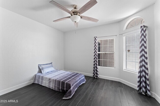 Building Photo - 1804 W Madero St