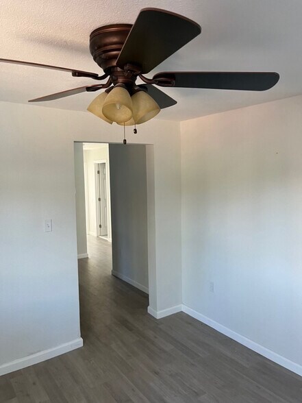 Building Photo - 2204 E 24th St