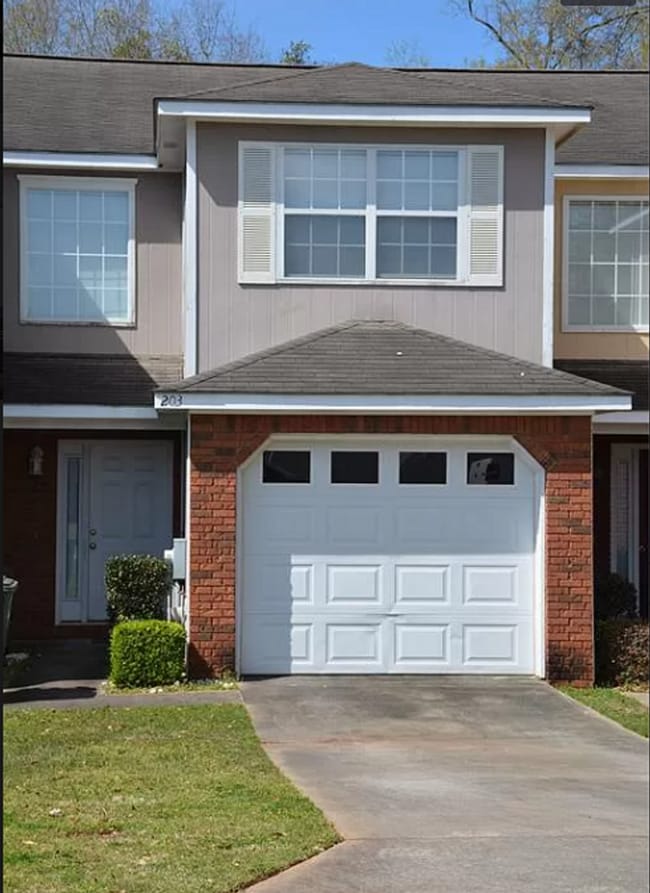 Primary Photo - Dunwoody Subdivision