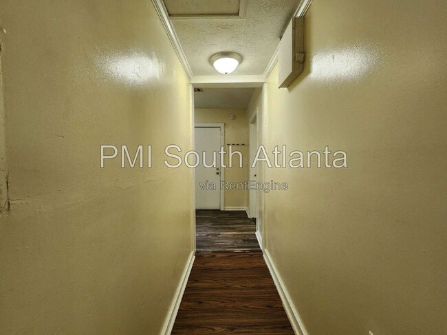 Building Photo - 348 N 17th St