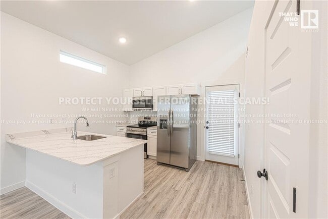 Building Photo - 911 Reading RR Ln