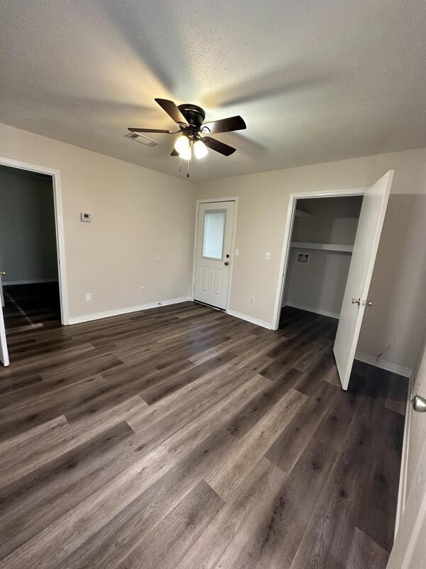 Building Photo - 16310 South Boulevard - 5