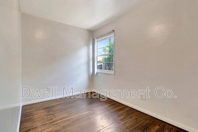 Building Photo - 4661 Lee Ave