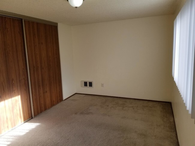 Building Photo - 1229 NE Hogan Pl