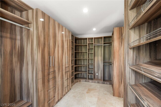 Building Photo - 1635 Liege Dr