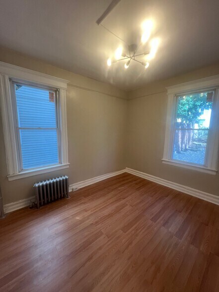 Building Photo - 810 S 16th St