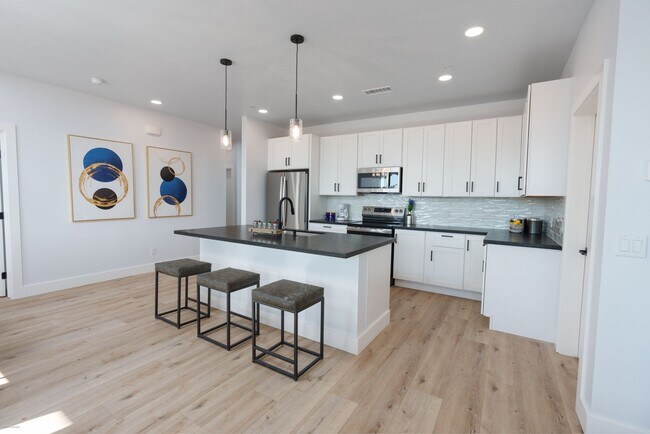 Building Photo - 15NAD