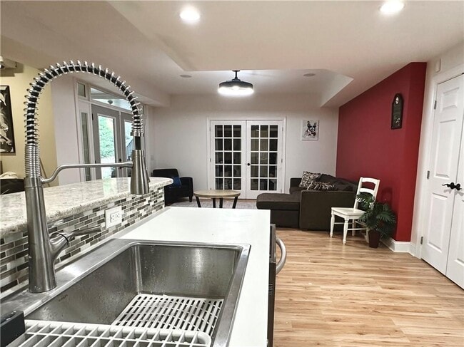 Building Photo - 3232 Brookview Rd