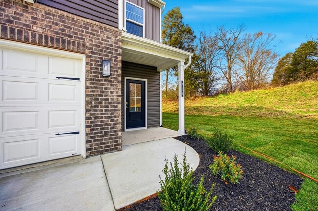 Building Photo - 702 Saulsbury Ln