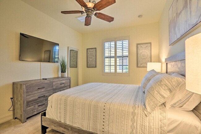 Building Photo - 9159 Delano St