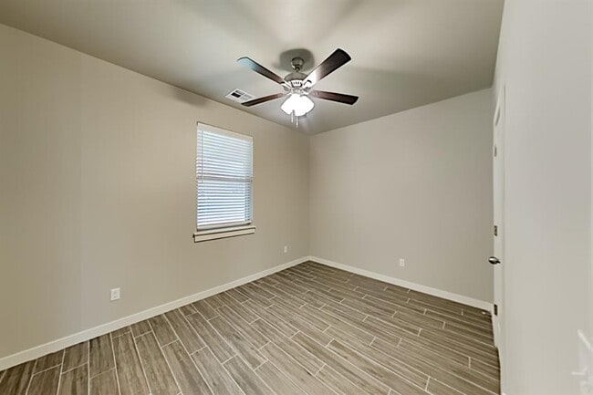 Building Photo - 1078 Mulbury Mansion