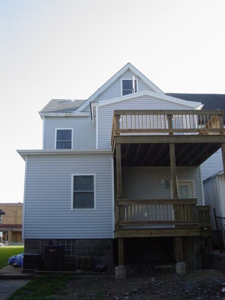 Building Photo - 242 Dilworth St