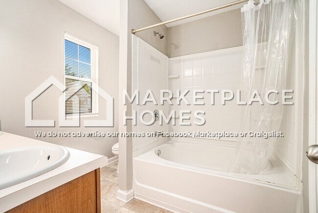 Building Photo - 5802 Westchase St