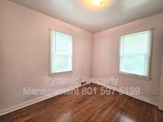 Building Photo - 825-827 E 620 N
