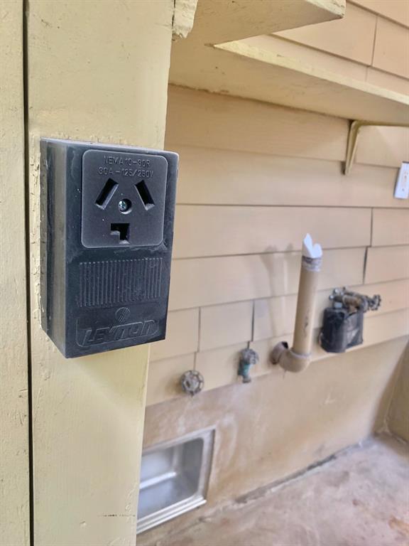 Building Photo - 1505 Ruth Ave