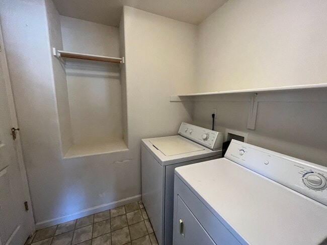 Building Photo - Wonderful Ranch Style Home