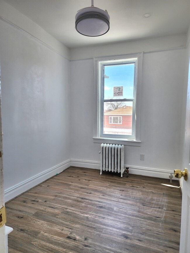 Building Photo - 24 Cator Ave