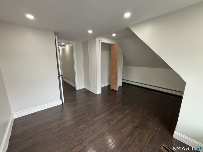 Building Photo - 241 Lewis St