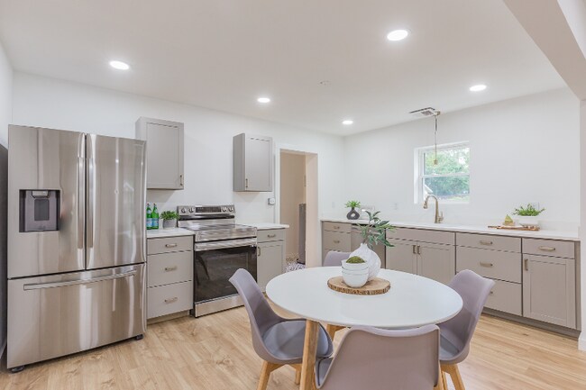 Building Photo - 3311 Tarlton Ave