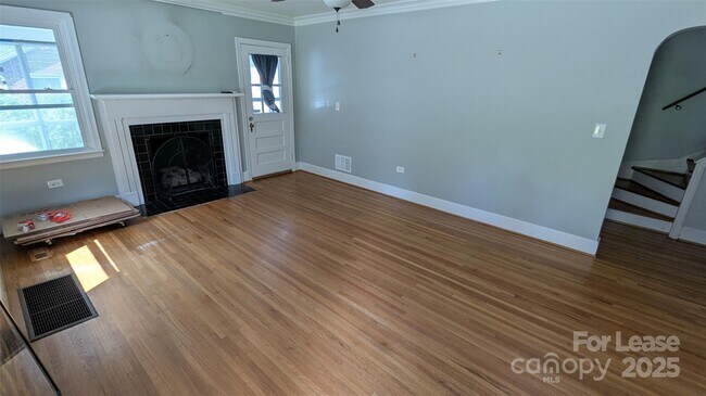 Building Photo - 1507 Woodland Dr