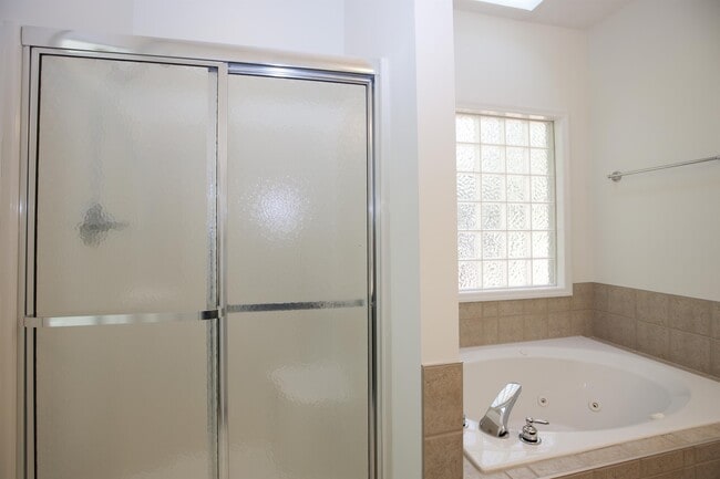 Building Photo - 26 Tahoe Cir