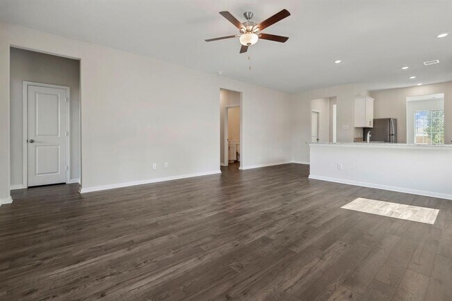 Building Photo - 16449 Blossom Grv Dr
