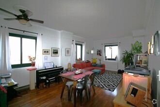 Building Photo - 205 10th St