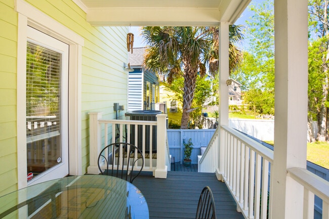 Building Photo - Fully Furnished Home in Downtown Charleston