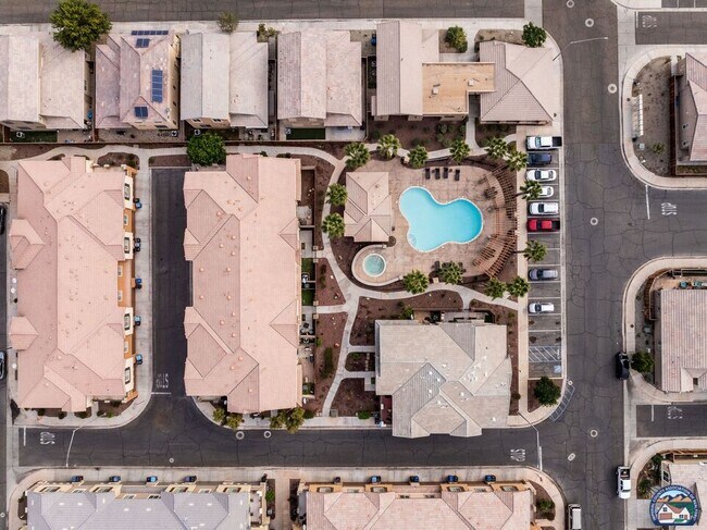 Building Photo - 315 Breezy Pl