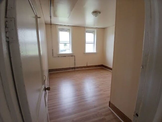 Building Photo - 1726 S 15th St