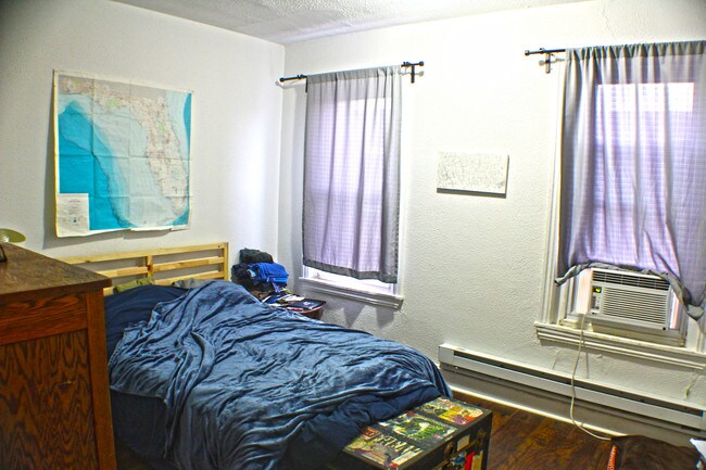 Building Photo - 1922 Waterloo St