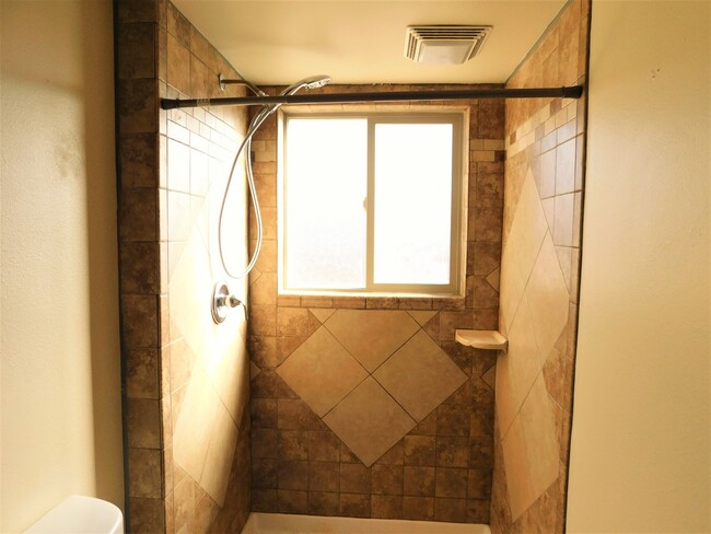 Building Photo - PRE-LEASING NOW AVAILABLE
