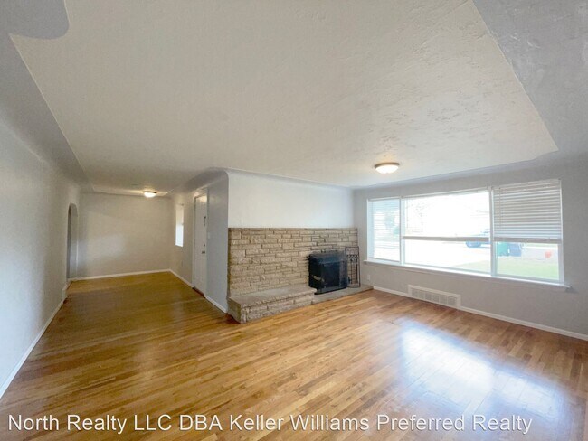 Building Photo - 2 br, 1 bath House - 3160 Kendall Street, ...