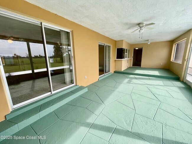 Building Photo - 48 Country Club Rd