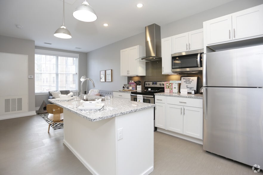 1 Bedroom Kitchen - Heritage Place Apartments
