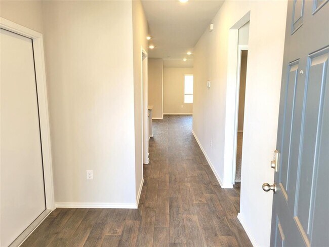 Building Photo - 6012 Brocade Dr