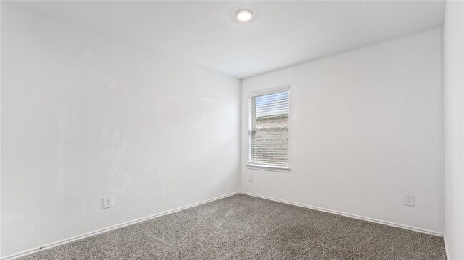 Building Photo - 2326 Spruce Clf Ln