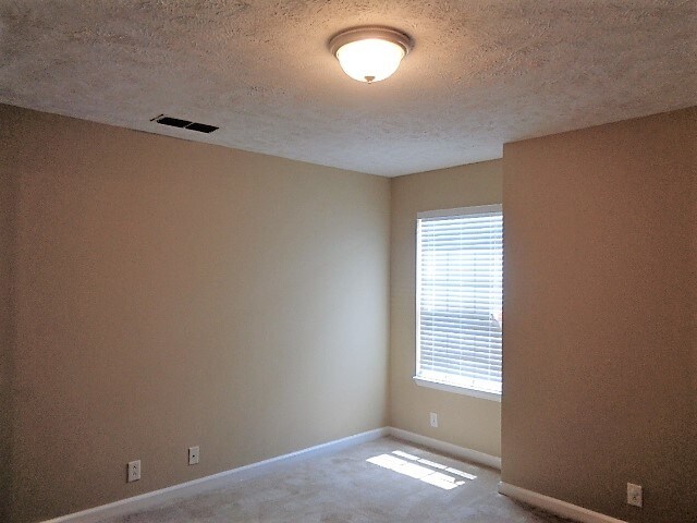 Building Photo - 1176 Saint Andrews Dr