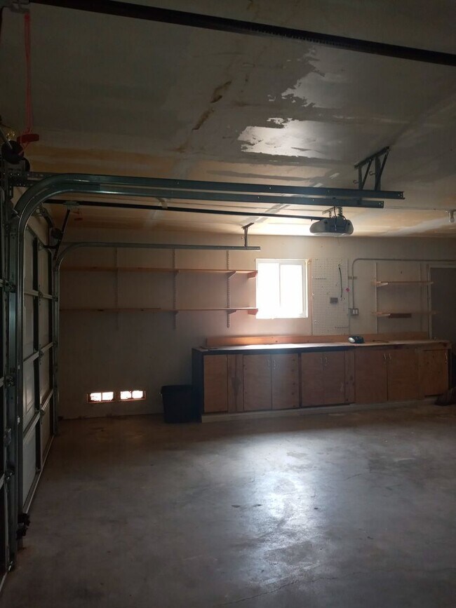Building Photo - RIO RANCHO-FOUR BEDROOM HOUSE-Furnished